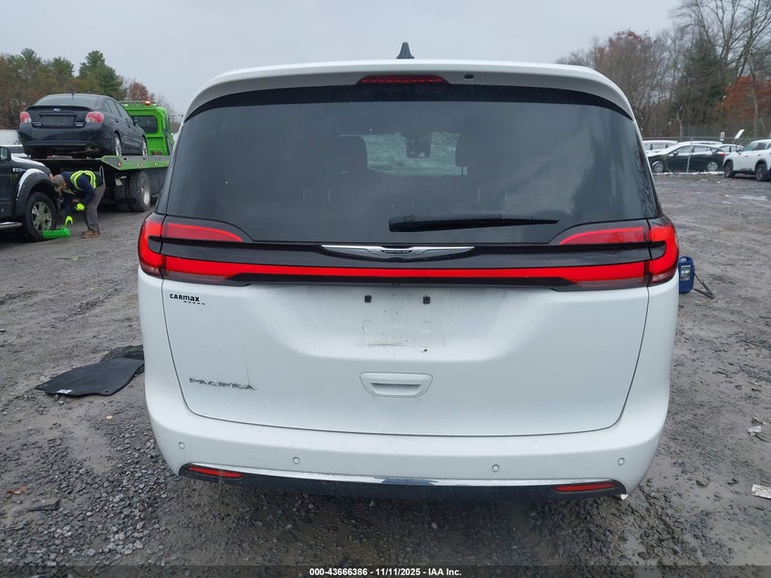 2023 Chrysler Pacifica Touring L VIN: 2C4RC1BG6PR528933 Lot: 43666386