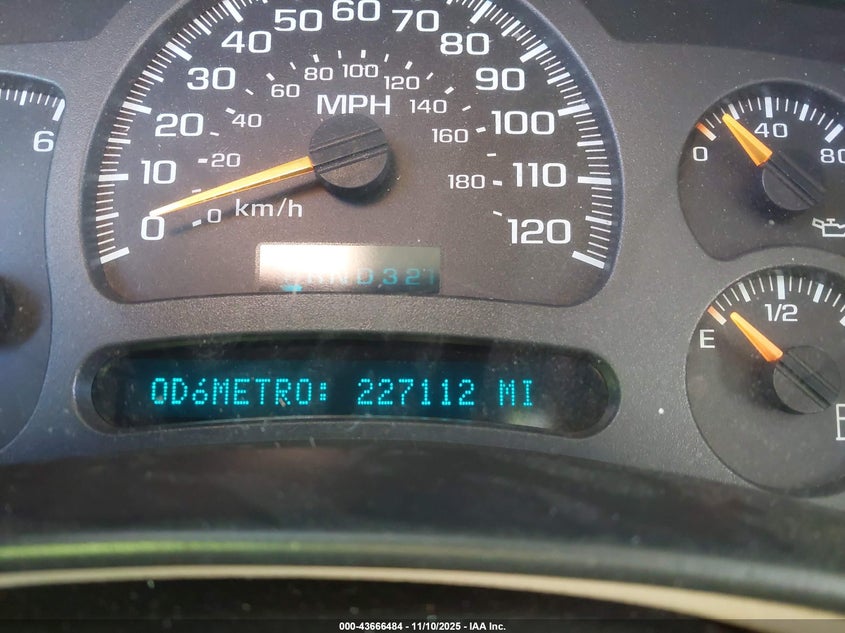 2004 Chevrolet Suburban 1500 Ls VIN: 3GNEC16T64G265180 Lot: 43666484