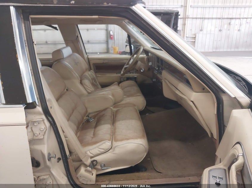1MRBP99F4DY657467 1983 LINCOLN MARK VI photo no. 5