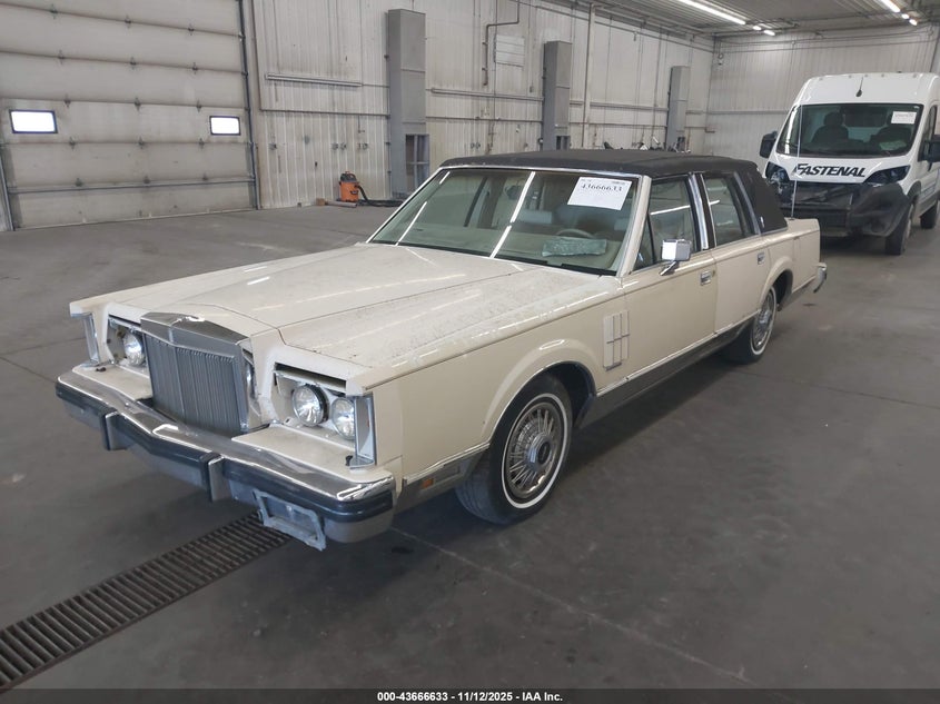 1MRBP99F4DY657467 1983 LINCOLN MARK VI photo no. 6