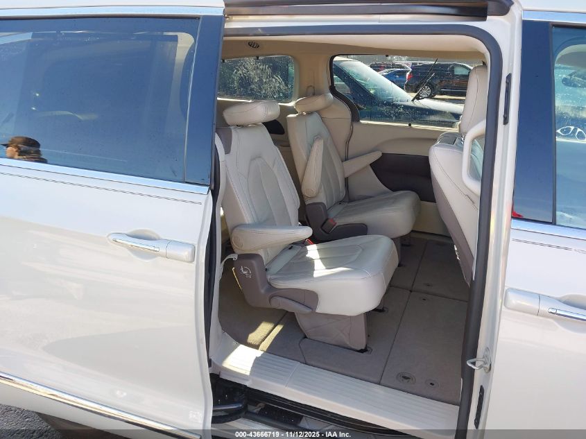 2020 Chrysler Pacifica Touring L Plus VIN: 2C4RC1EG9LR240006 Lot: 43666719