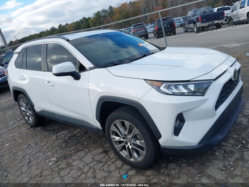 TOYOTA RAV4 XLE PREMIUM