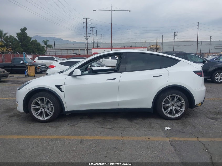7SAYGAEE7NF486066 2022 TESLA MODEL Y photo no. 14