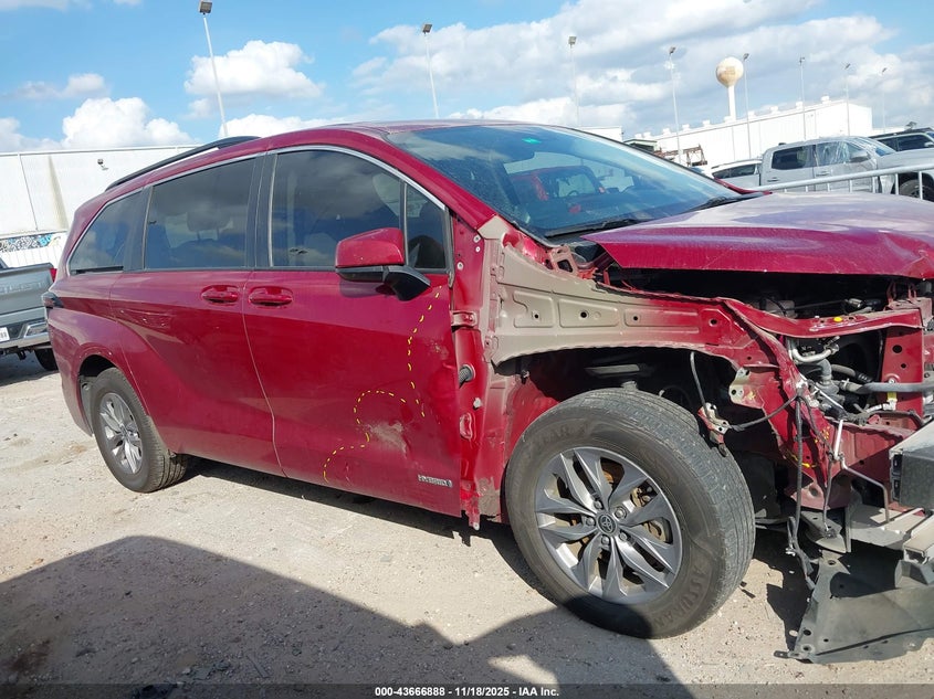 2021 Toyota Sienna Le VIN: 5TDKRKEC8MS052010 Lot: 43666888