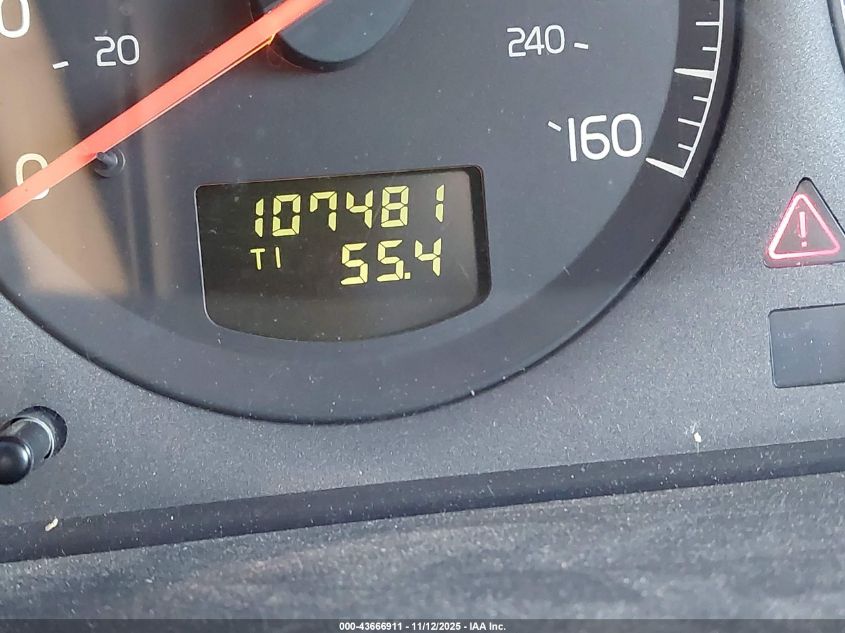 2001 Volvo V70 Xc VIN: YV1SZ58D111010111 Lot: 43666911