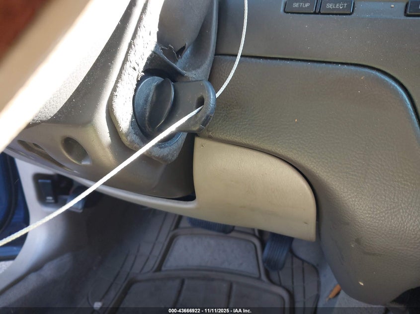 2008 Lincoln Town Car Signature Limited VIN: 2LNHM82WX8X646274 Lot: 43666922