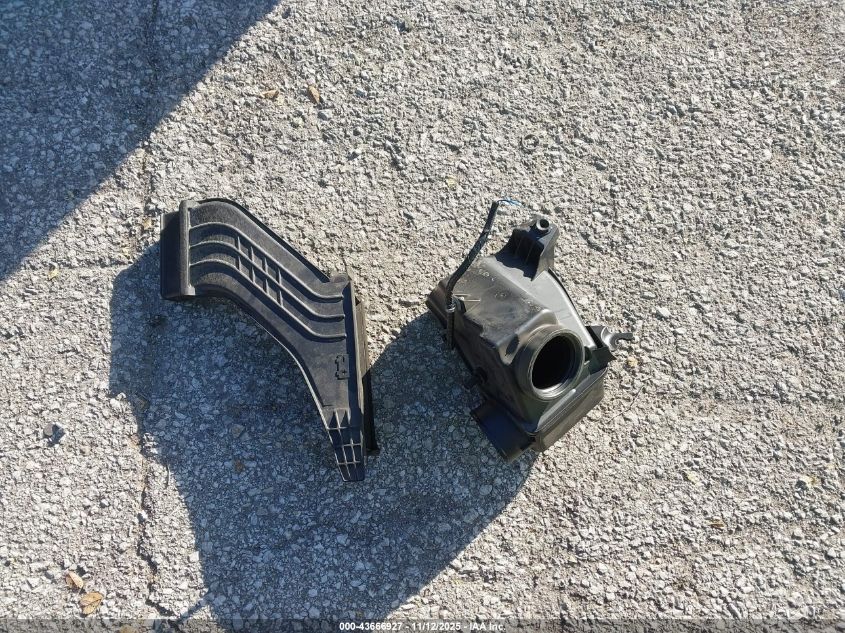 2023 Chrysler Pacifica Touring L VIN: 2C4RC1BG8PR552005 Lot: 43666927