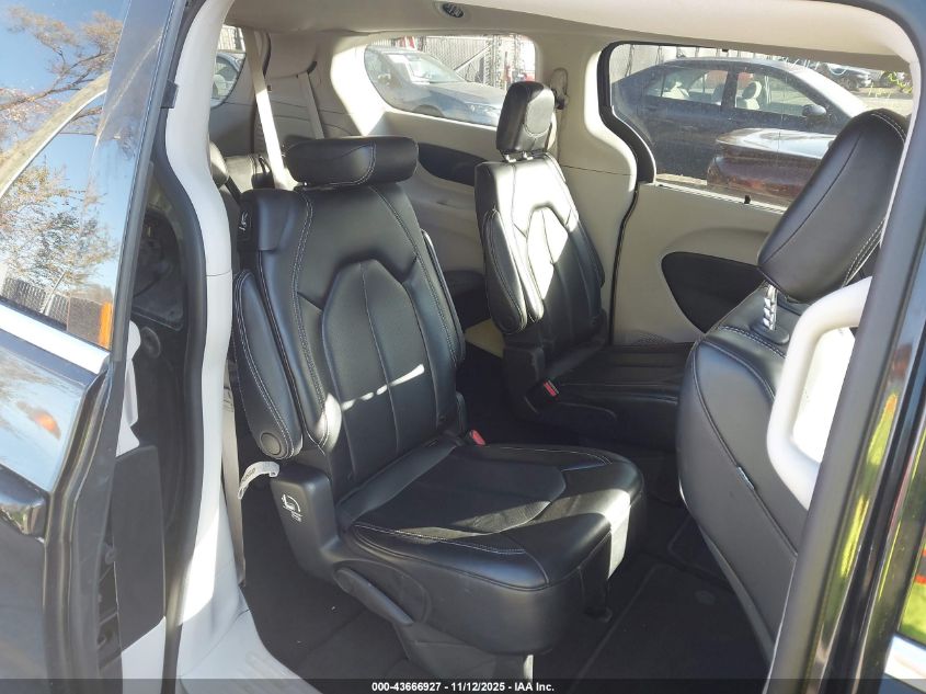 2023 Chrysler Pacifica Touring L VIN: 2C4RC1BG8PR552005 Lot: 43666927