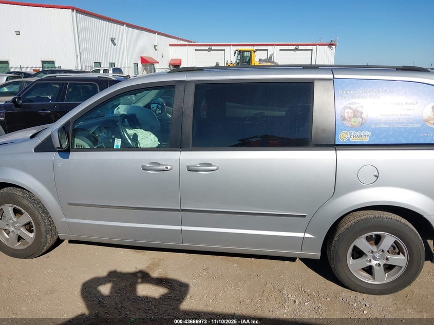2010 Dodge Grand Caravan Sxt VIN: 2D4RN5D10AR367712 Lot: 43666973