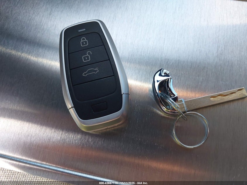 2019 CHEVROLET TRAX LT - 3GNCJLSB8KL250173