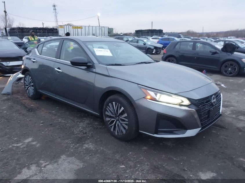 NISSAN ALTIMA SV FWD