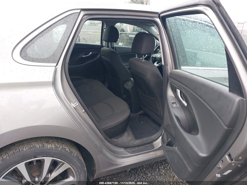 2020 HYUNDAI ELANTRA GT KMHH35LE5LU146109