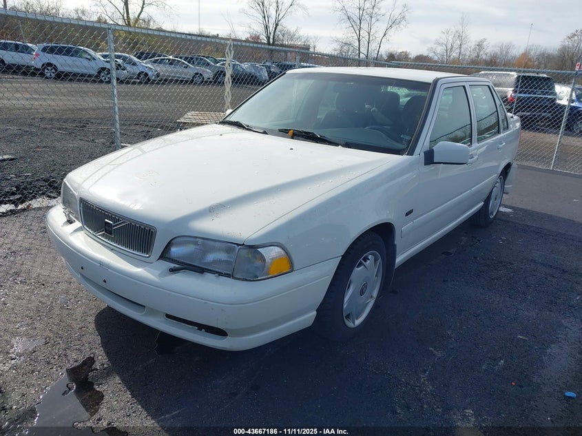 YV1LS5538W1475433 1998 VOLVO S70 photo no. 2