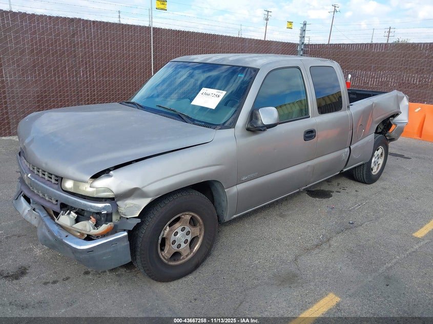 2GCEC19T9Y1305643 2000 CHEVROLET SILVERADO photo no. 2
