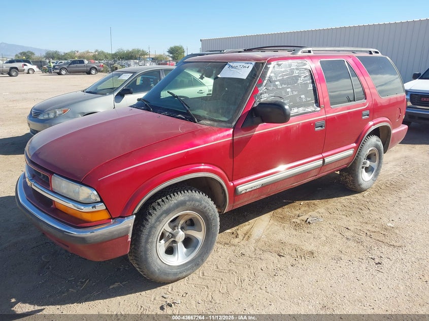 1GNCS13W412134603 2001 CHEVROLET BLAZER photo no. 2
