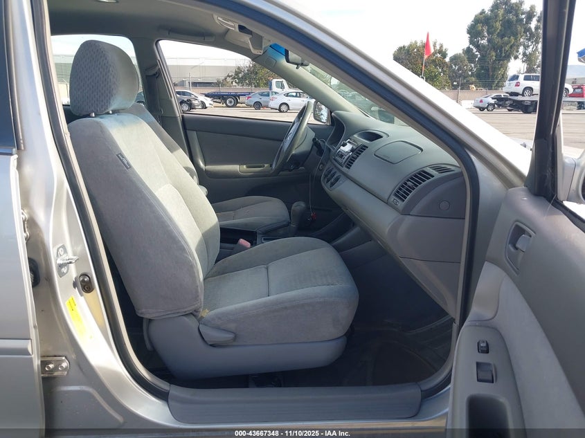 4T1BF30K54U578759 2004 TOYOTA CAMRY photo no. 5