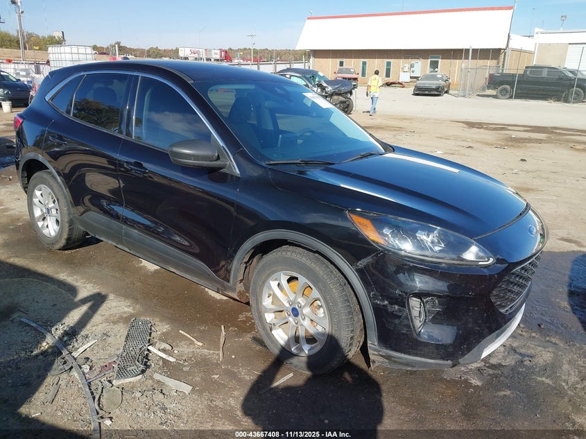 2022 FORD ESCAPE SE - 1FMCU0G69NUA25115