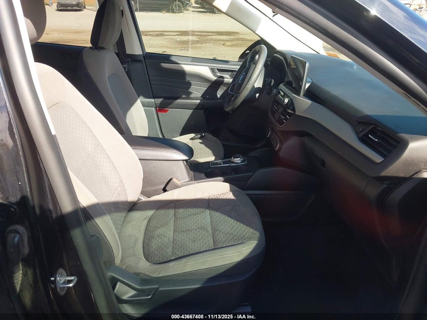 2022 FORD ESCAPE SE - 1FMCU0G69NUA25115