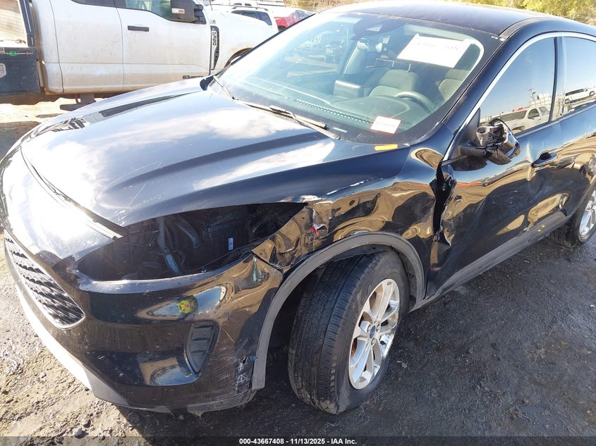 2022 FORD ESCAPE SE - 1FMCU0G69NUA25115