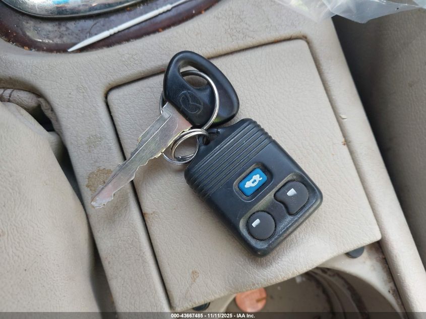 2000 Mazda 626 Es/Lx VIN: 1YVGF22C0Y5105162 Lot: 43667485