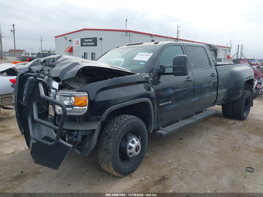 1GT42TCY7KF156910 2019 GMC SIERRA photo no. 2