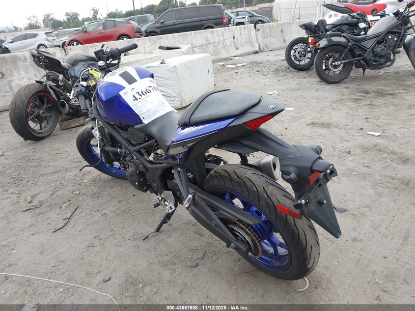 MH3RH06Y1FK001203 2015 YAMAHA YZF photo no. 3