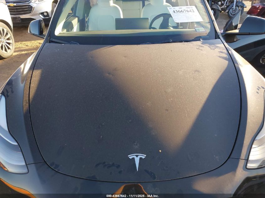 2022 Tesla Model Y Performance Dual Motor All-Wheel Drive VIN: 7SAYGDEF5NF510438 Lot: 43667642