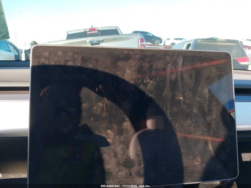 2022 Tesla Model Y Performance Dual Motor All-Wheel Drive VIN: 7SAYGDEF5NF510438 Lot: 43667642