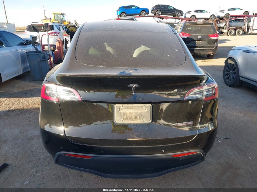 2022 Tesla Model Y Performance Dual Motor All-Wheel Drive VIN: 7SAYGDEF5NF510438 Lot: 43667642