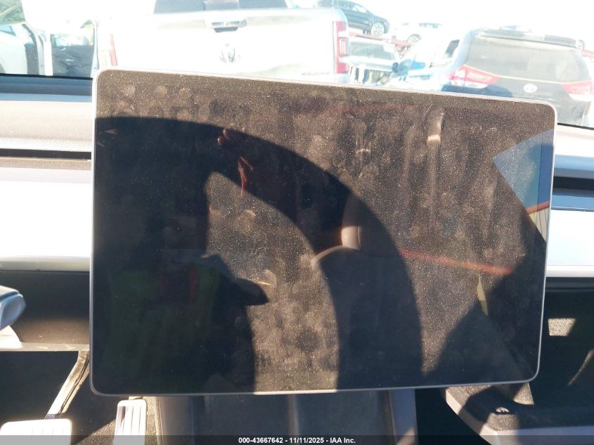 2022 Tesla Model Y Performance Dual Motor All-Wheel Drive VIN: 7SAYGDEF5NF510438 Lot: 43667642