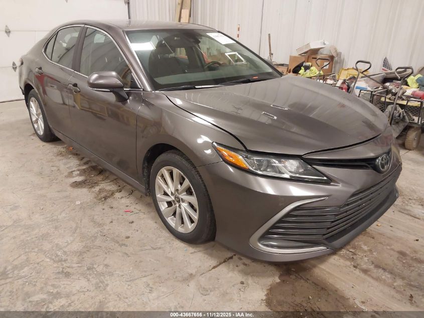 TOYOTA CAMRY LE