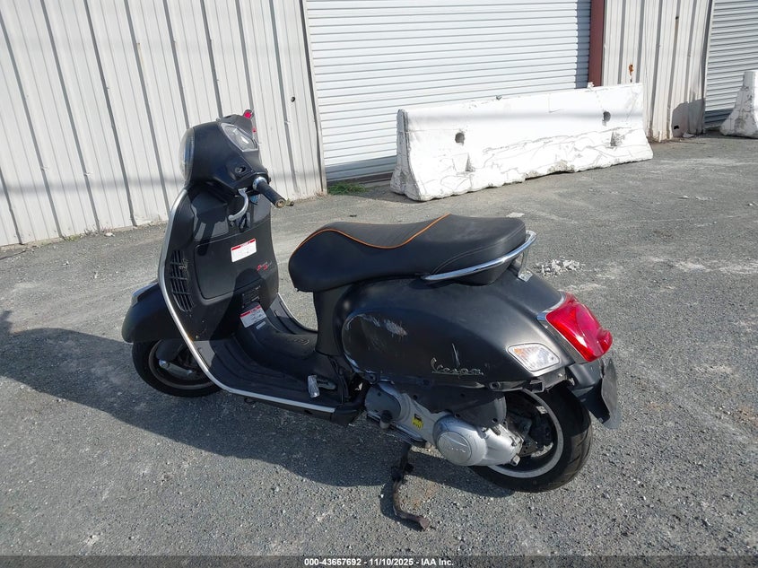 ZAPM459L1F5100148 2015 VESPA GTS photo no. 3