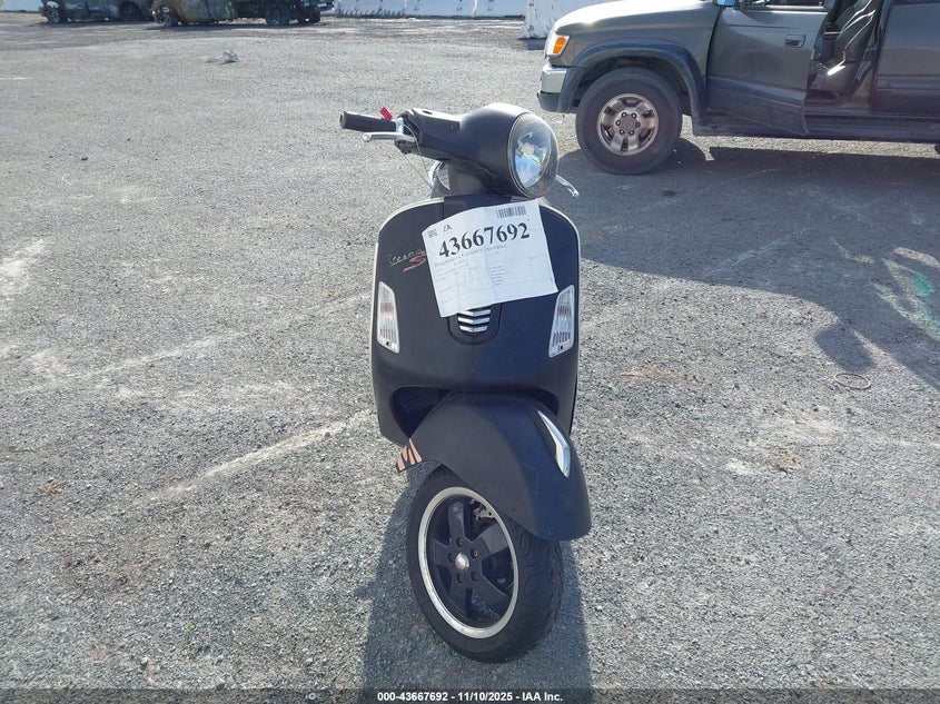 ZAPM459L1F5100148 2015 VESPA GTS photo no. 5