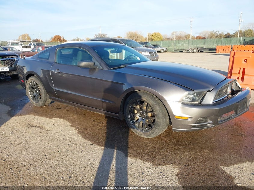 2014 FORD MUSTANG V6 - 1ZVBP8AM2E5288857