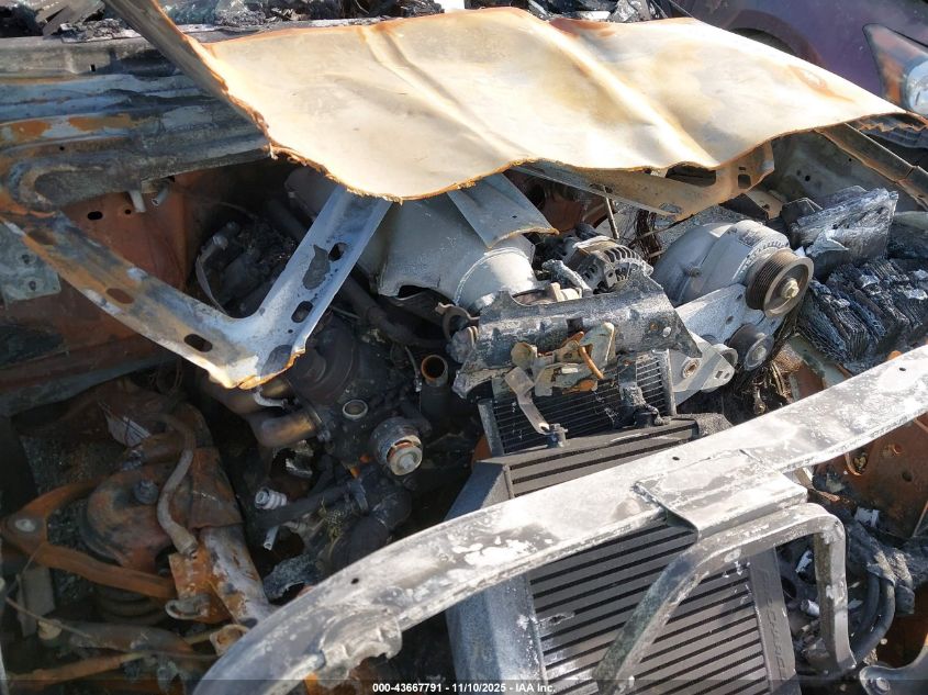 2000 Chevrolet Silverado 1500 VIN: 1GCEC14W3YZ258019 Lot: 43667791