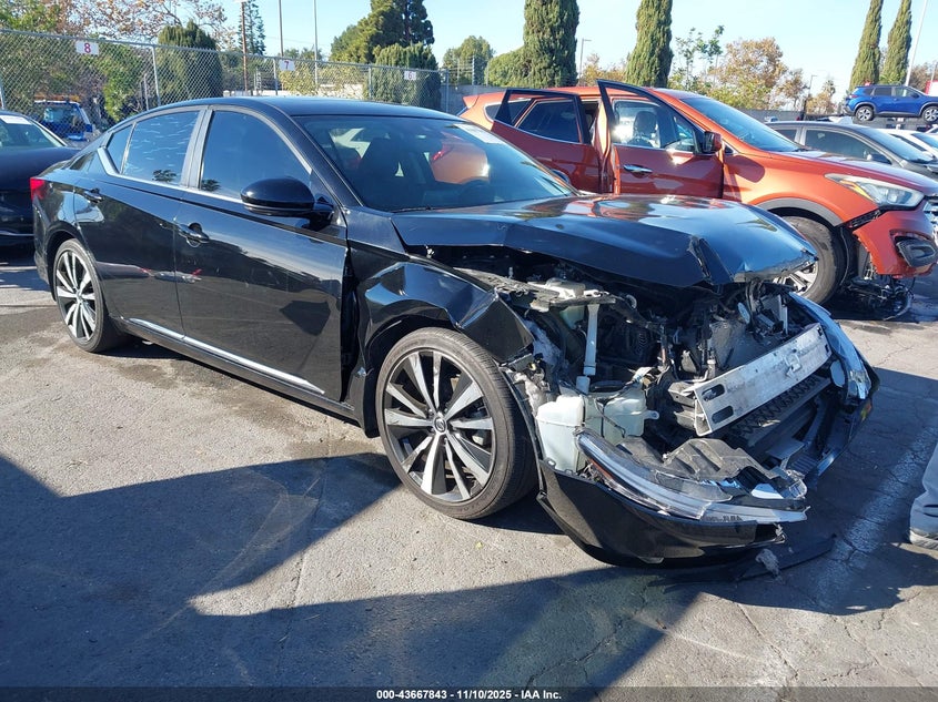 NISSAN ALTIMA SR FWD