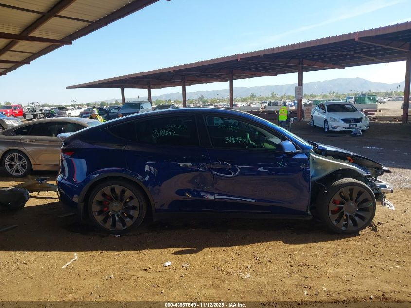 2022 Tesla Model Y Performance Dual Motor All-Wheel Drive VIN: 7SAYGDEF6NF318672 Lot: 43667849