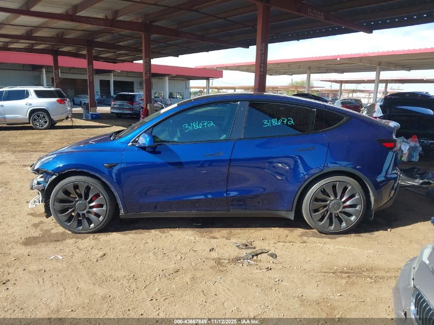 2022 Tesla Model Y Performance Dual Motor All-Wheel Drive VIN: 7SAYGDEF6NF318672 Lot: 43667849