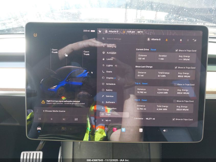 2022 Tesla Model Y Performance Dual Motor All-Wheel Drive VIN: 7SAYGDEF6NF318672 Lot: 43667849