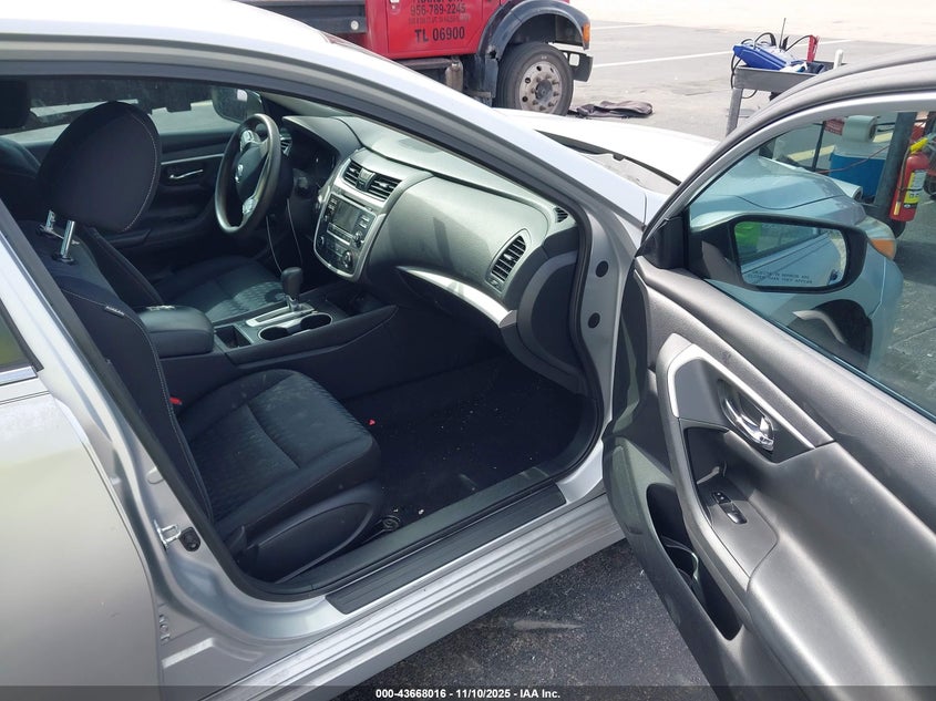 1N4AL3AP2JC267977 2018 NISSAN ALTIMA photo no. 5