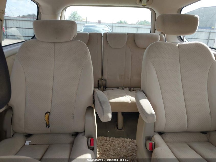 KNDMC233076025353 2007 HYUNDAI ENTOURAGE photo no. 8