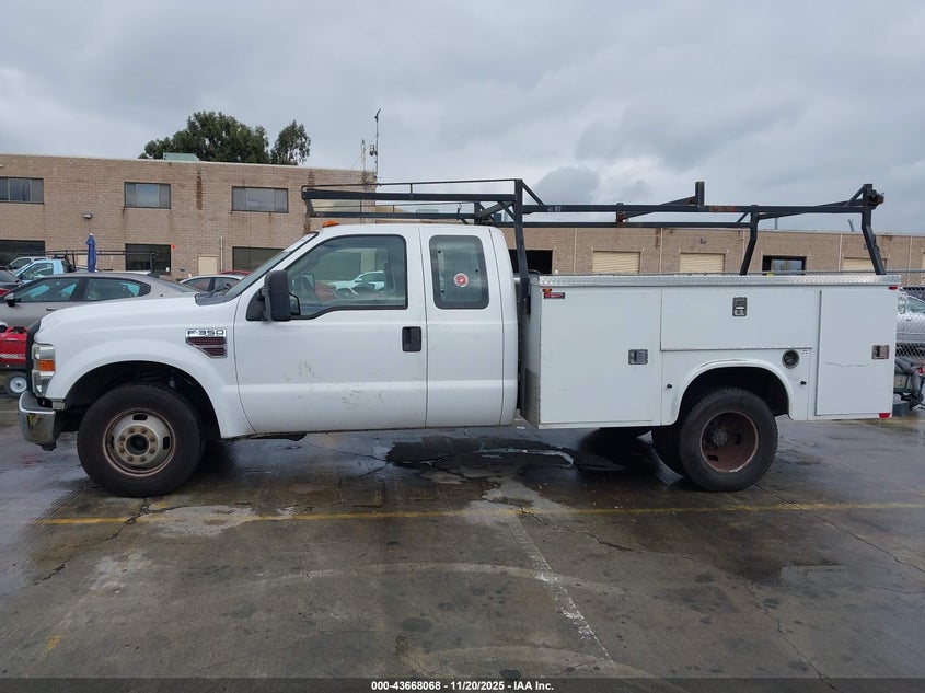 2008 Ford F-350 Chassis Lariat/Xl/Xlt VIN: 1FDWX36R58EA98501 Lot: 43668068