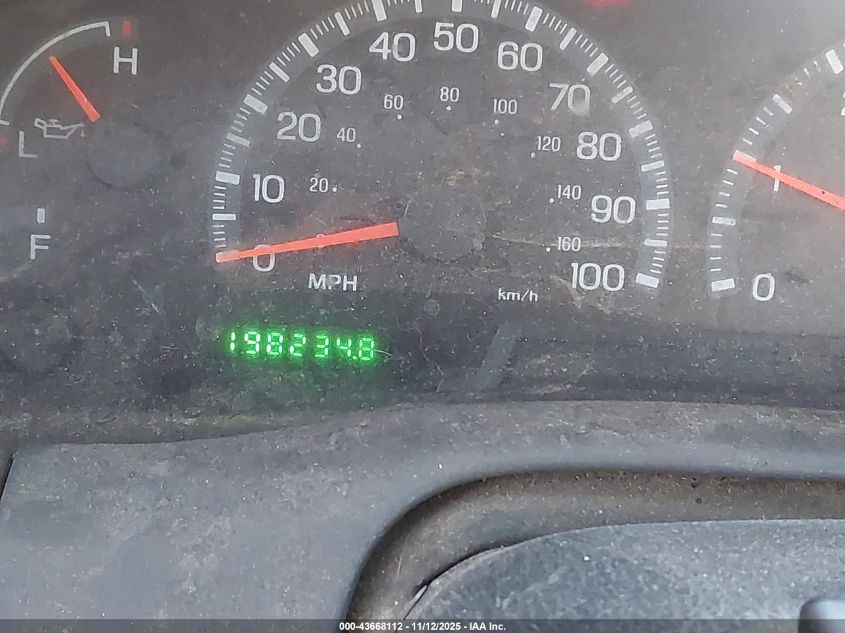 2000 Ford F-150 Work Series/Xl/Xlt VIN: 1FTRF17W6YNB25055 Lot: 43668112