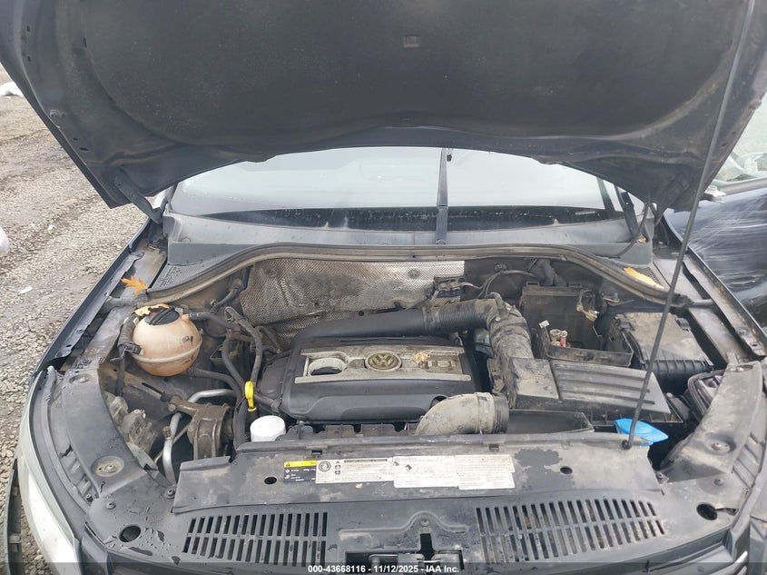 2015 VOLKSWAGEN TIGUAN S WVGBV7AX4FW587755