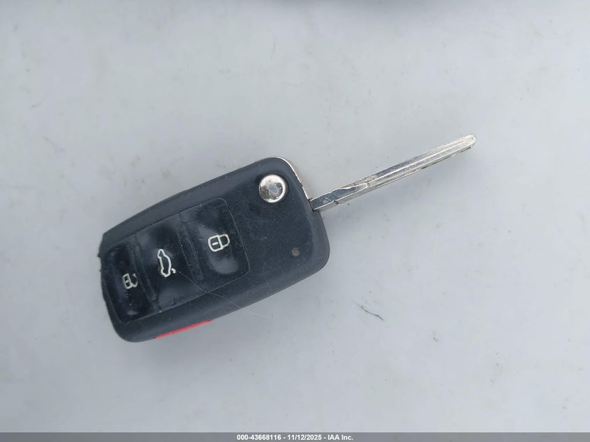 2015 VOLKSWAGEN TIGUAN S WVGBV7AX4FW587755