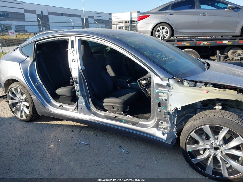 2025 Tesla Model 3 Long Range Rear-Wheel Drive/Standard VIN: 5YJ3E1EA6SF997953 Lot: 43668142