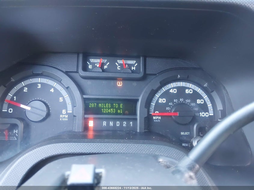 2013 Ford E-350 Super Duty Xlt VIN: 1FBNE3BL8DDA59056 Lot: 43668224