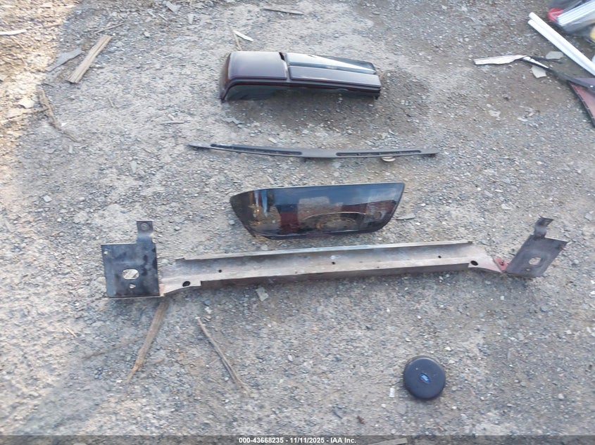 1988 Ford Mustang Gt VIN: 1FABP42E1JF311218 Lot: 43668235