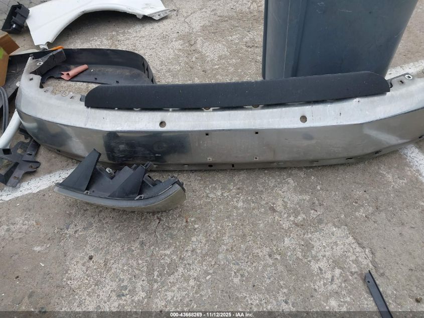 2003 Chevrolet Express VIN: 1GCHG39U331125837 Lot: 43668269