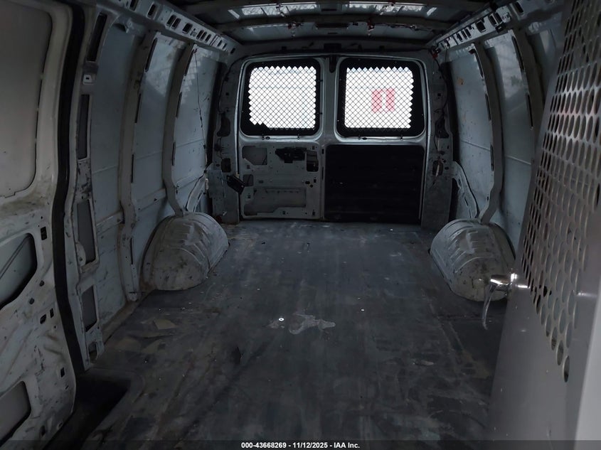 2003 Chevrolet Express VIN: 1GCHG39U331125837 Lot: 43668269